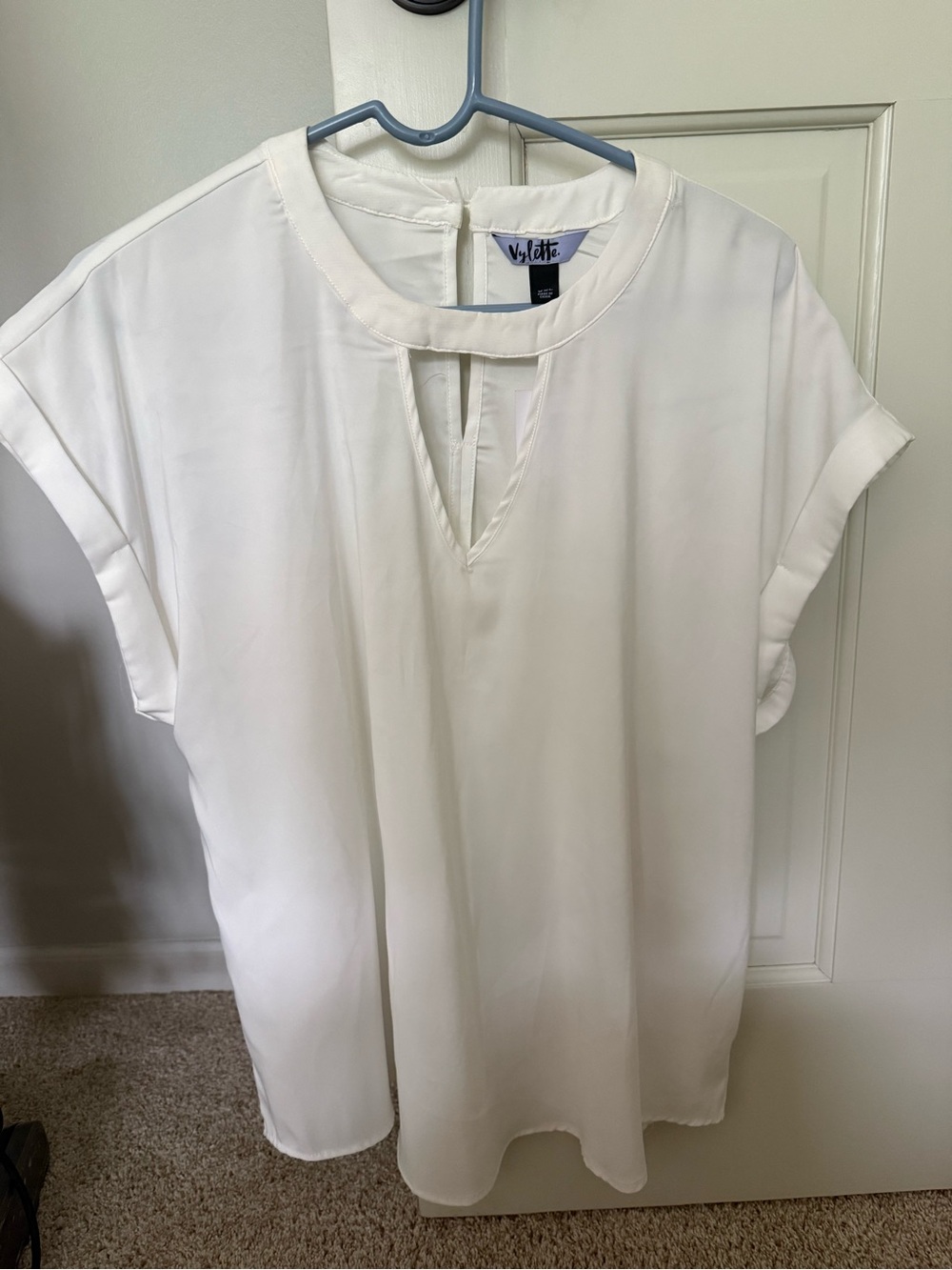 Violette White Short-Sleeve Keyhole Blouse